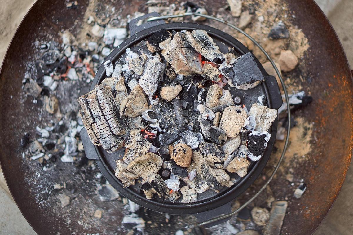 Dutch Oven Cast Iron Cooking
